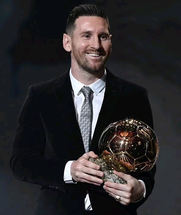 国米小将博沃：首秀的感觉难以置信；我的偶像的是恰尔汗奥卢（博沃谈国米首秀：感觉不可思议，偶像是恰尔汗奥卢）