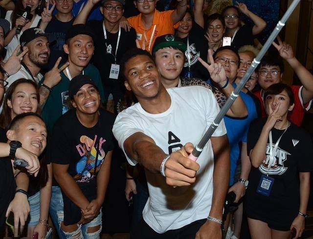 卫报：塞内加尔18岁门将被假经纪人诈骗，在国外被绑架身亡（卫报：假经纪人设局，塞内加尔18岁门将在海外遭绑架遇害）