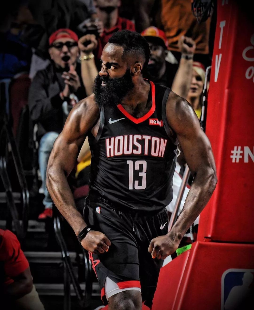 格策再遇弗里克，欧冠对决引回忆（欧冠重逢弗里克，格策往事涌现）