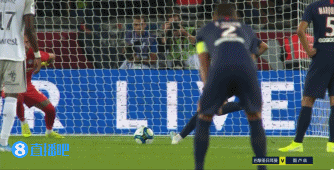 奇葩，印度超级杯球员因内裤颜色违规在赛前被罚下