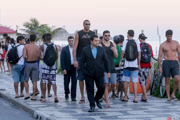 塞尔吉尼奥：伊斯坦布尔之夜罚点球前，我和安帅说我们输定了（塞尔吉尼奥忆伊斯坦布尔之夜：主罚点球前曾对安帅直言“这场我们没戏了”）