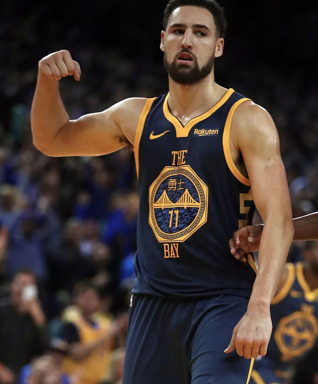 足球国足队内对抗赛出现精彩世界波（国足队内对抗赛上演精彩世界波）