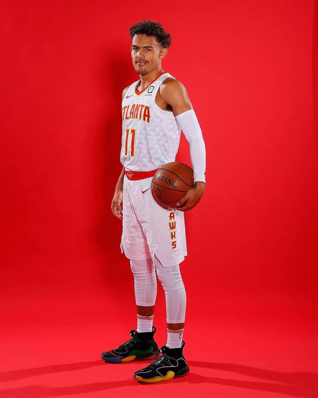 霍奇森：英格兰中场人才济济，图赫尔任何决定都可能引发争议（霍奇森：英格兰中场群星荟萃，图赫尔做出任何取舍都难免招致争议）